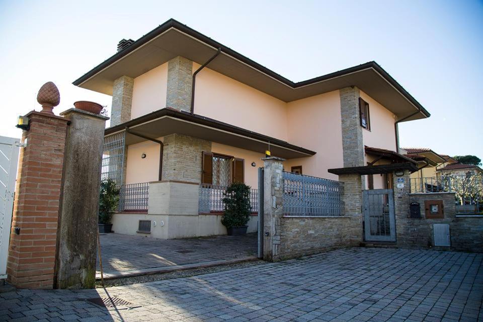 B&B Nuovo Paradiso Pescia Exterior photo
